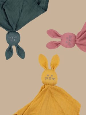 DOUDOU CONEJITO MUSELINA AMARILLO