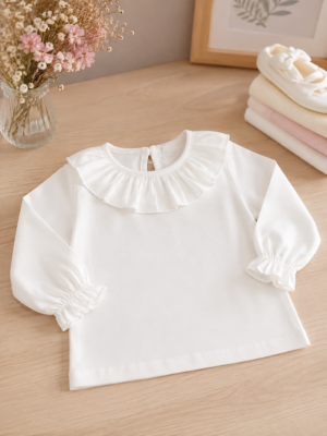 CAMISETA CUELLO BLANCA